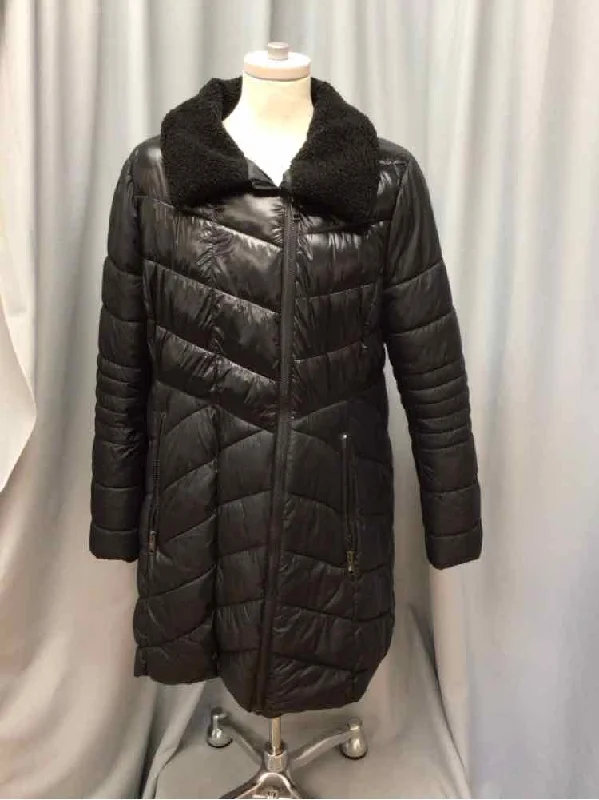 Comfortable yet fashionable women’s wear   ANDREW MARC SIZE X LARGE Ladies JACKET