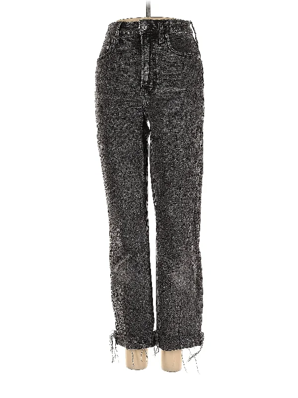 Casual yet chic women’s outfits for work or play   High-Rise Straight-leg Jeans in Dark Wash