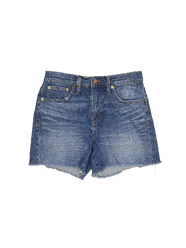 Low-Rise Denim Shorts in Medium Wash